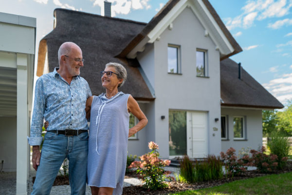 Andrea und Bernd haben an der Ostsee ein ARGE-HAUS mit typischem Reetdach gebaut