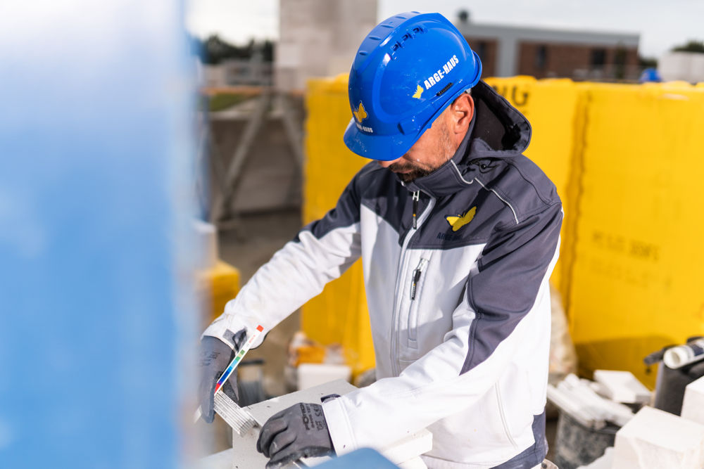 Maurer gesucht in Rostock: Regionale Baustellen, feste Teams, saubere Abläufe und faire Bezahlung.