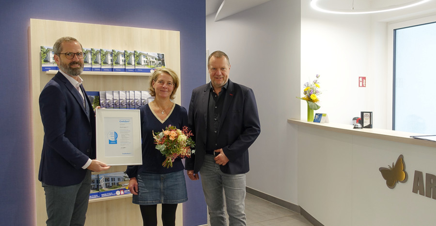 Die ARGE-HAUS Massivbau GmbH wurde mit dem CrefoZert Bonitätszertifikat ausgezeichnet. Es bescheinigt dem Unternehmen eine herausragende Finanzstabilität, ausgezeichnete Bonität und einwandfreie Geschäftspraktiken.
