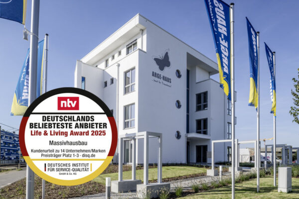 „Beliebtester Anbieter im Bereich Massivhausbau“: Mit dieser Auszeich-nung geht ARGE-HAUS aus einer bevölkerungsrepräsentativen Erhebung des Deutschen Instituts für Service-Qualität (DISQ) mit Sitz in Köln hervor.